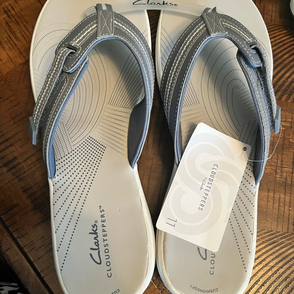 Clarks Cloudsteppers Womens Brinkley Jazz Flip-Flops Blue Grey sz 11 NEW sandals - Picture 2 of 5